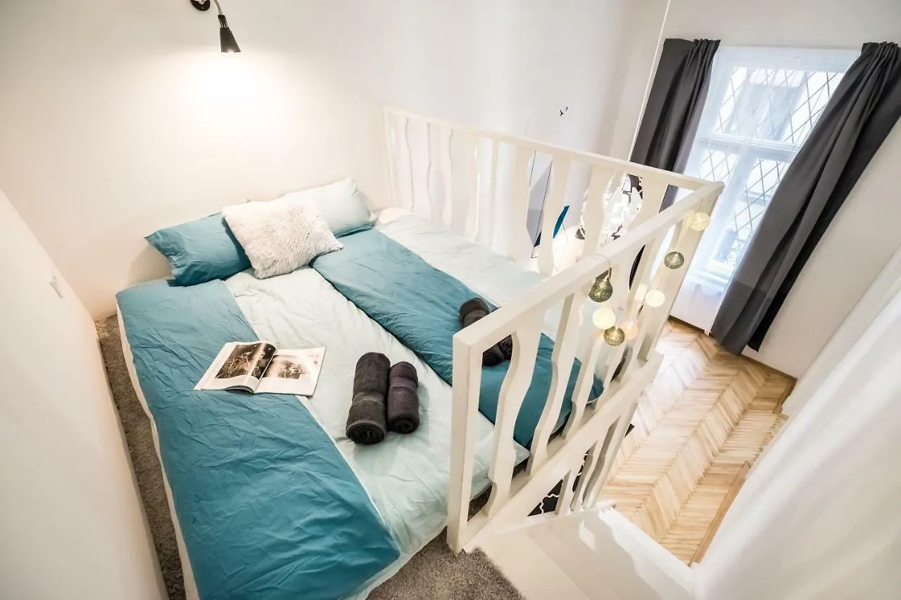 Bpr Colorlib Art Apartment Будапешт Венгрия
